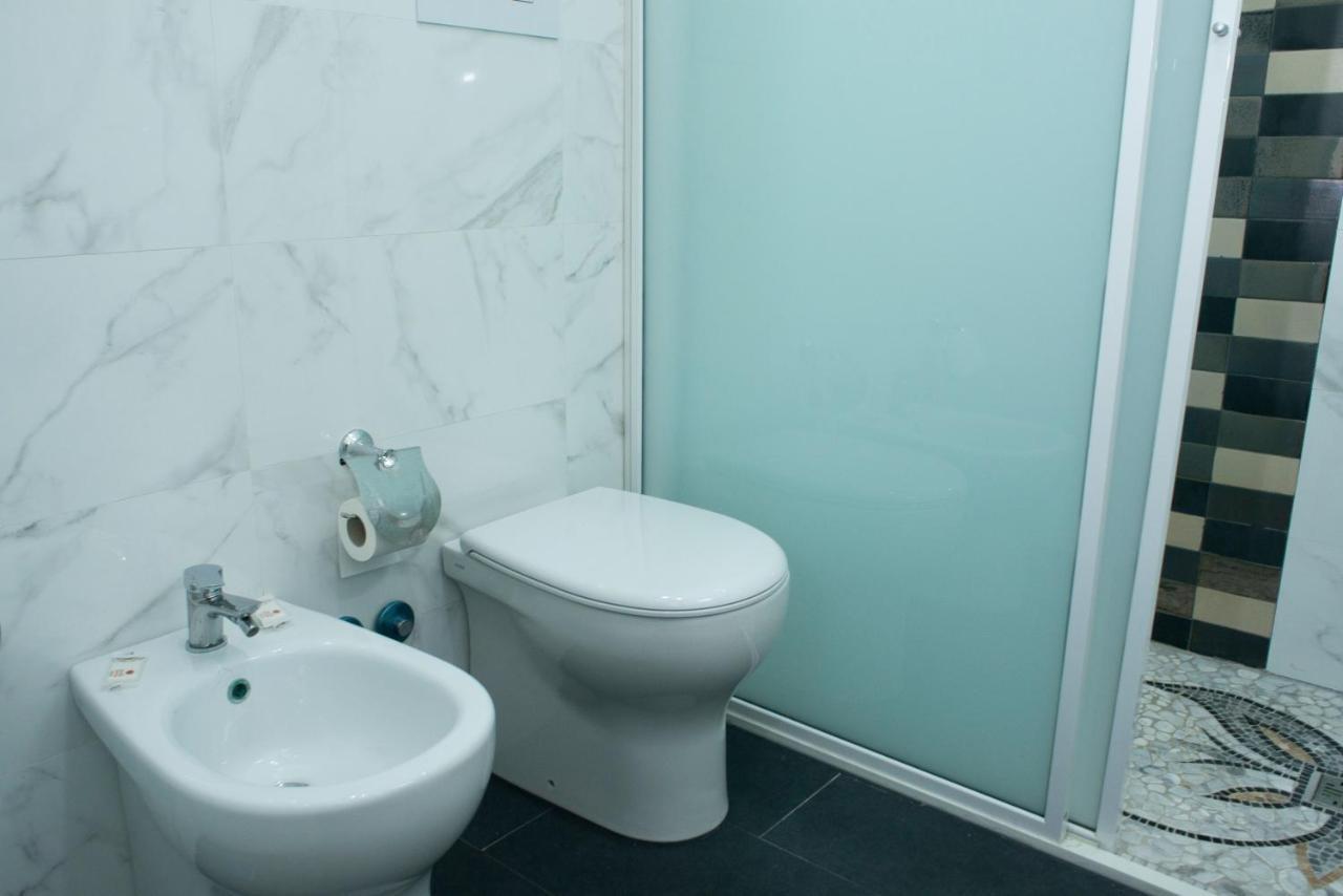 نابولي Royal Rooms Station المظهر الخارجي الصورة