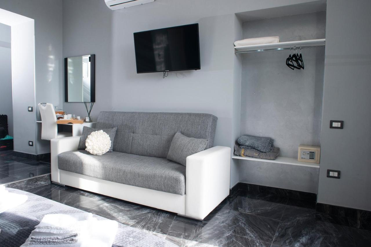 نابولي Royal Rooms Station المظهر الخارجي الصورة