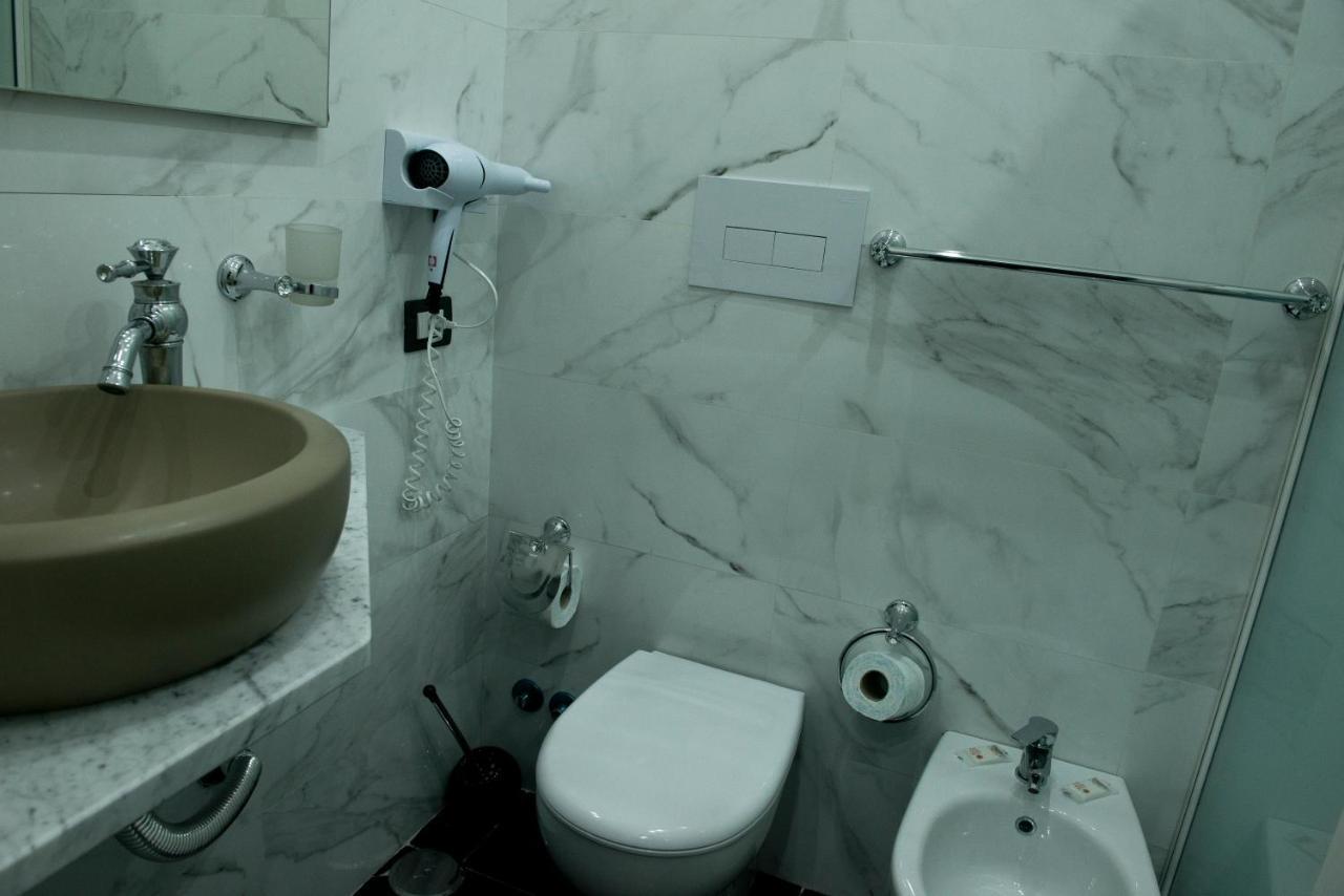 نابولي Royal Rooms Station المظهر الخارجي الصورة